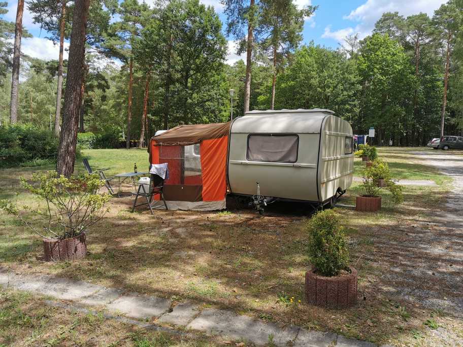 Waldcamping GrossSee Standplatz Wohnwagen